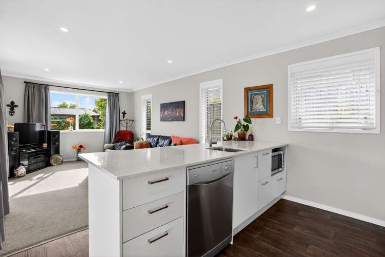 20 & 20A Brian Crescent Stanmore Bay_34
