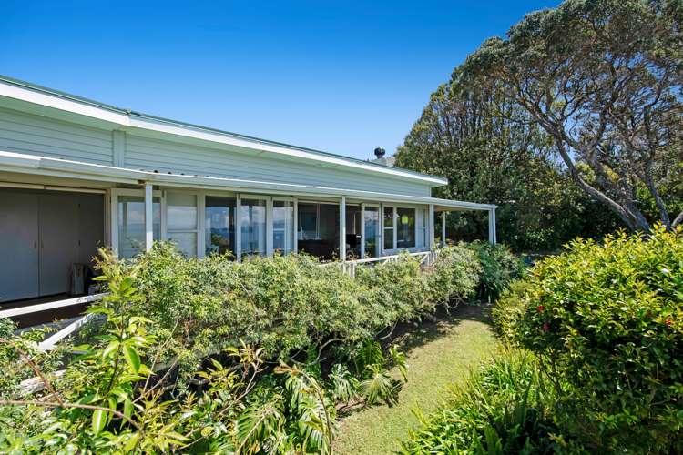 1266 Whangaparaoa Road Gulf Harbour_17