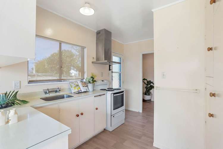 3/2 Mickle Street Te Atatu South_6