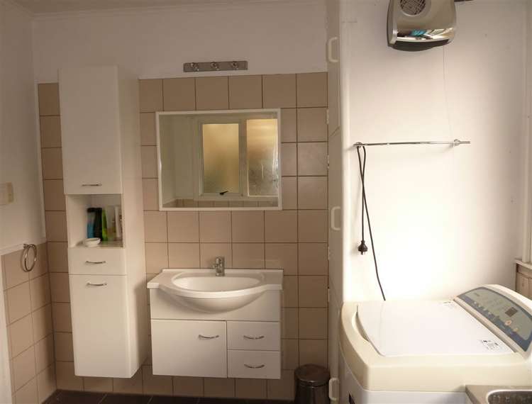 27 Seaview Avenue Te Puru_12