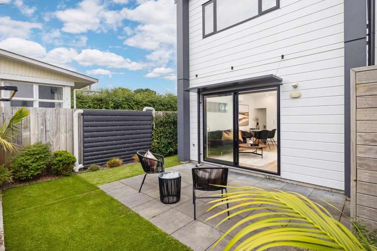 22A Graham Avenue_2