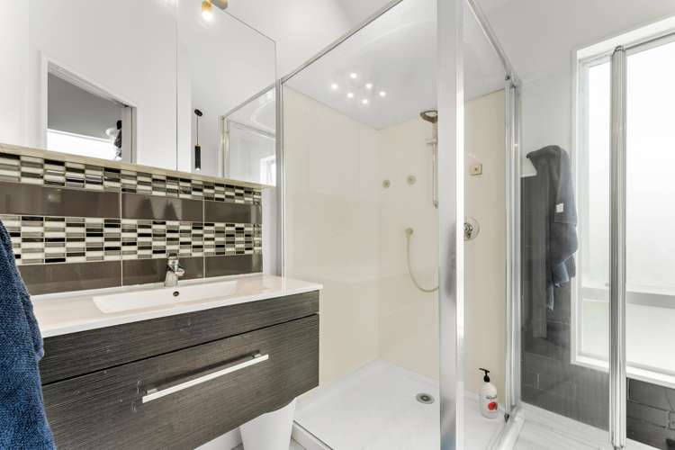 121 Tauranga Place Orewa_10