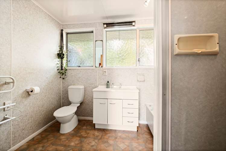 114 Huatoki Street Frankleigh Park_14