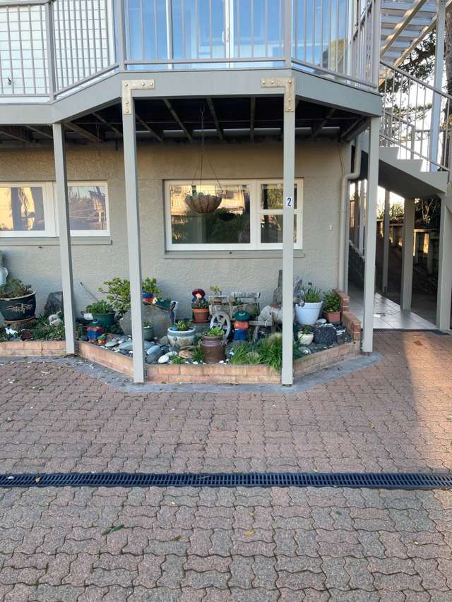 ONE BEDROOM UNIT - SHORT TERM ONLY