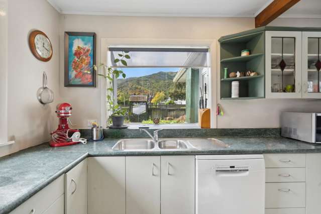 37 Frederick Street Wainuiomata_1