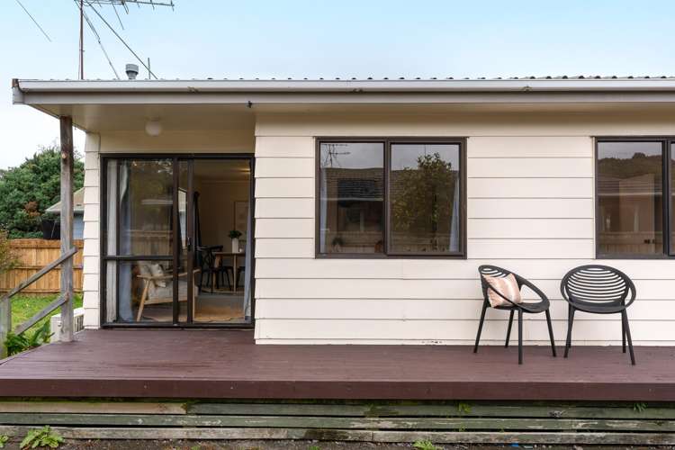 32d Shanly Street Brown Owl_11