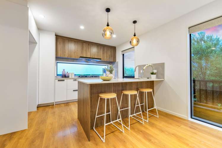 7 Kaimai Avenue Massey_4