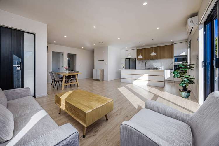 81 Thomas Road_3
