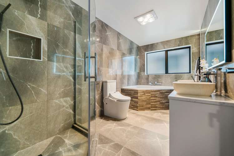 11 Castlebane Drive Flat Bush_28