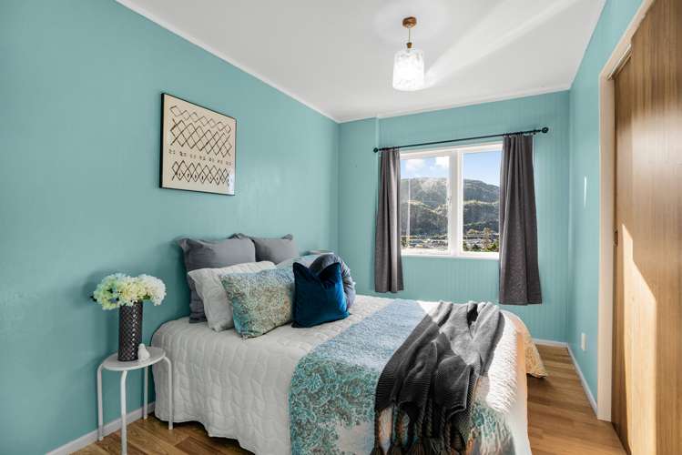 2/54 Holborn Drive Stokes Valley_8