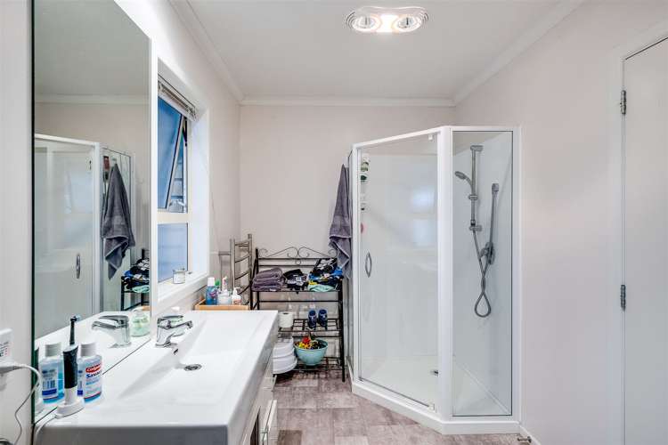 14 Veronica Avenue Marewa_16