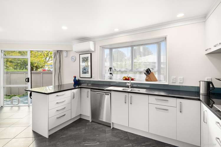 17 Queenwood Avenue Queenwood_20