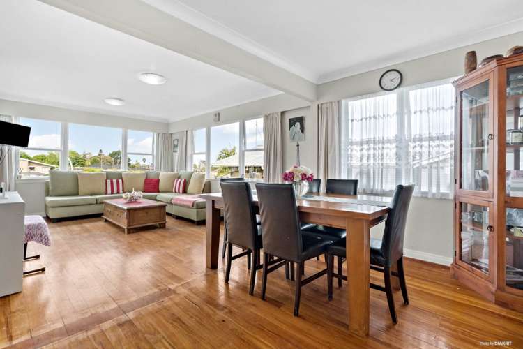 17 Okareka Place Pakuranga Heights_3