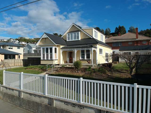 Renovated to Impress, Space, Style & Ocean Views