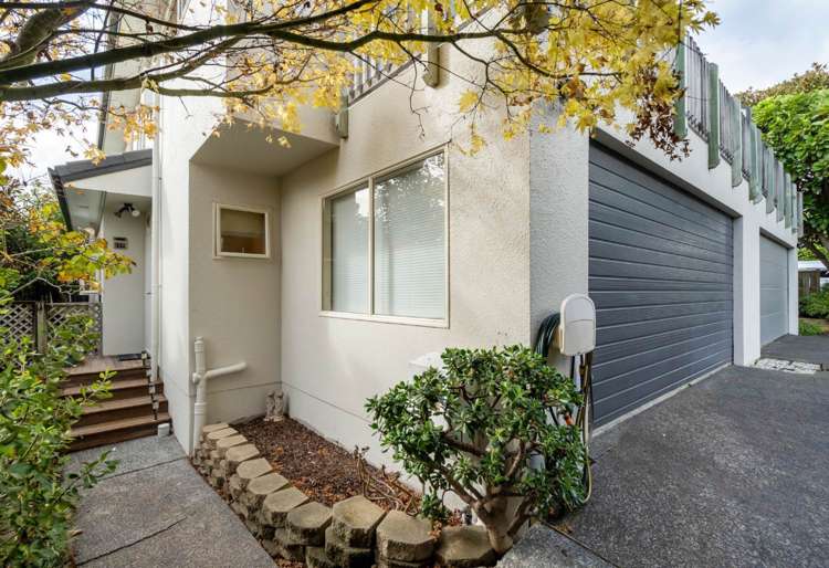 2/51 Fields Parade Oteha_1