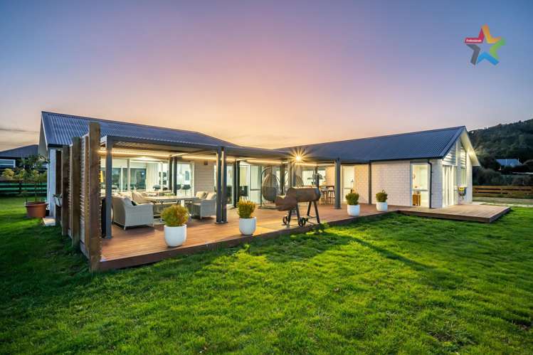 303 Fairview Drive Akatarawa_1