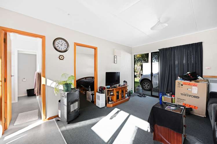 2 West Crescent Te Puru_8