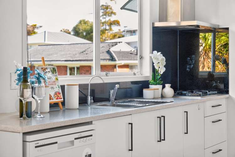 2/35A Woodglen Road Glen Eden_2