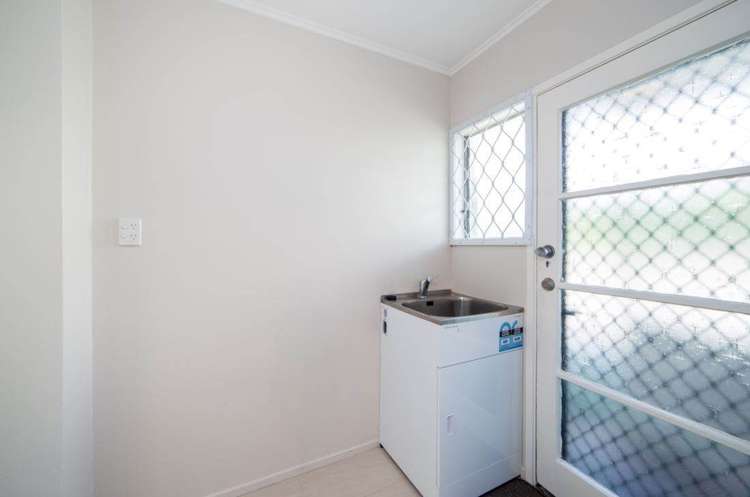 2/96 Titirangi Road New Lynn_4