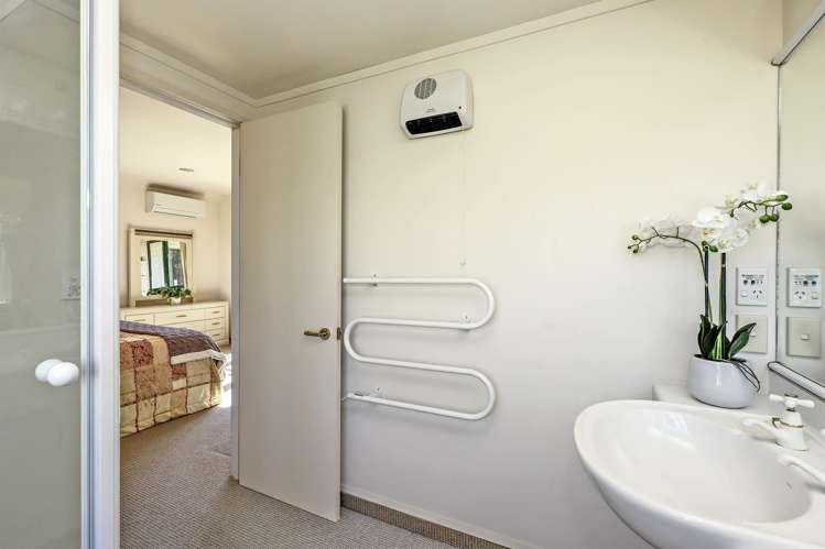 1b Knightsbridge Place Taradale_13