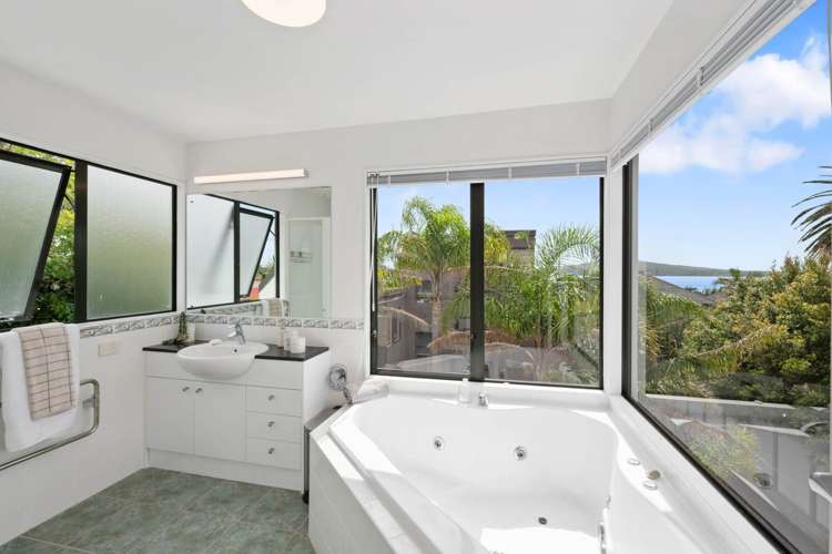 42 Merani Street Narrow Neck_16