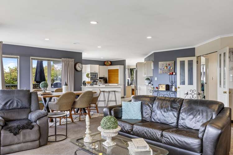 10 Astelia Way Waipahihi_9