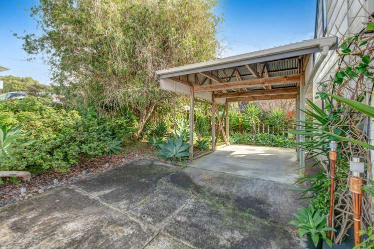 8 Capitol Road Matakatia_17