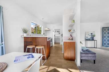 100 Alcoba Street_3