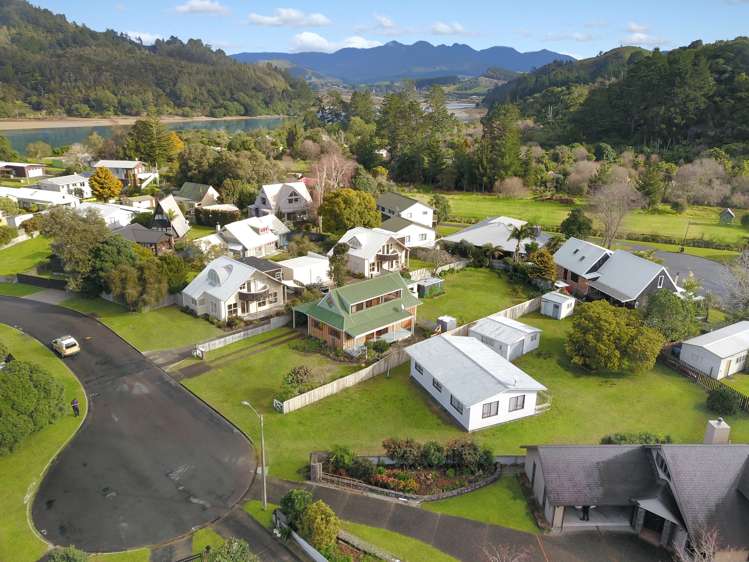 112 Brook Place Whangamata_1