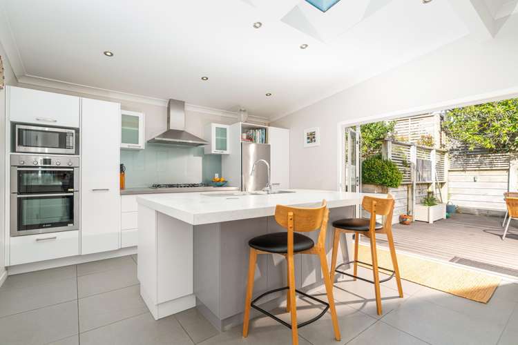 235 Cockayne Road Ngaio_1