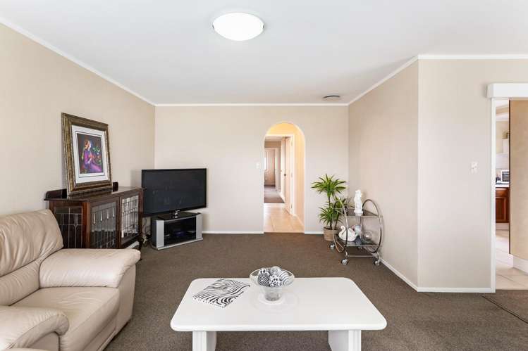 36 Butley Drive Farm Cove_2