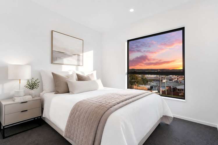 2/4 Toru Street Te Atatu Peninsula_11
