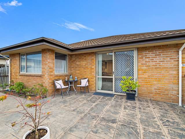 Sunny, Smart, Stand Alone, Two Bed, Over 60's Unit