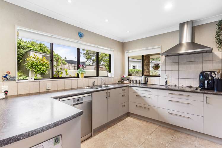 8 Blakewell Place Beachlands_10