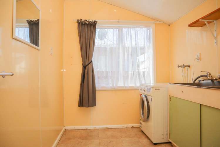 90 Domett Esplanade Cobden_23
