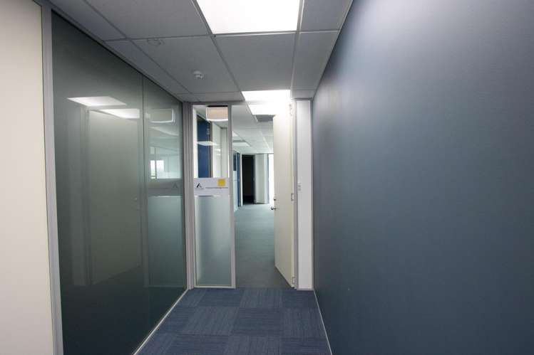 Office 5/46 Taharoto Road Takapuna_4