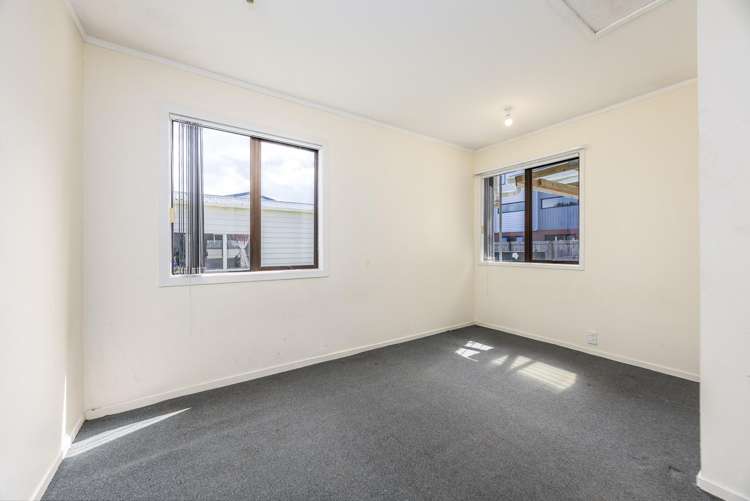 725 Massey Road Mangere_7