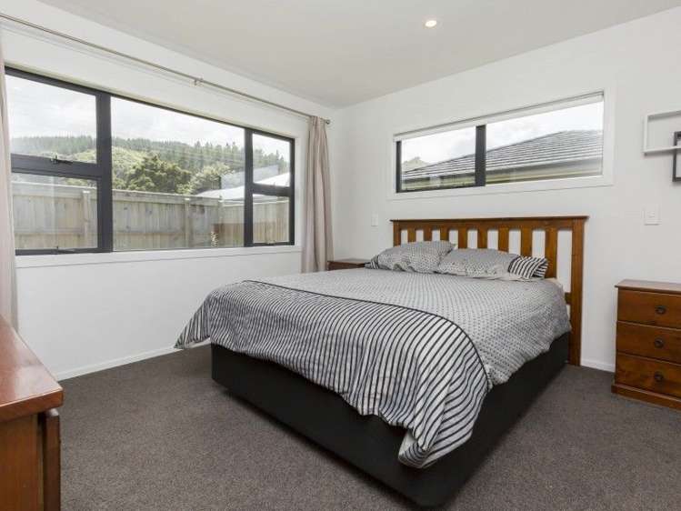 5 Cory Jane Grove Riverstone Terraces_7