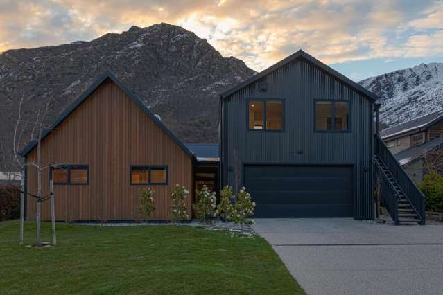 Contemporary Elegance - Arrowtown Home & Income