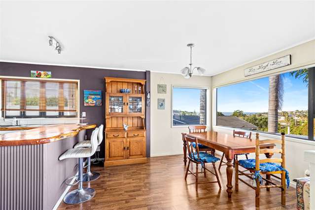 689 Beach Road Rothesay Bay_3