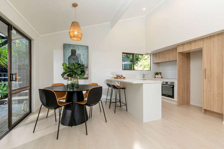 1/24 Wisteria Way Mairangi Bay_25