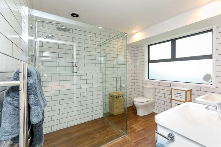 8a Sampson Avenue Waiwhakaiho_12