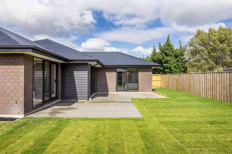 55 Quinn Crescent Woodend_13