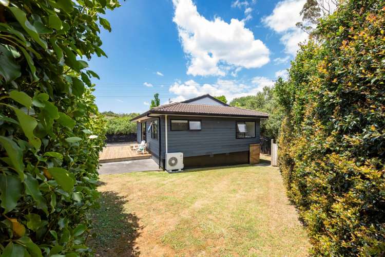 55 Meadowvale Rise Titirangi_9