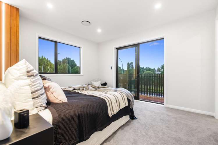 1/64 Banbury Crescent 10458_10