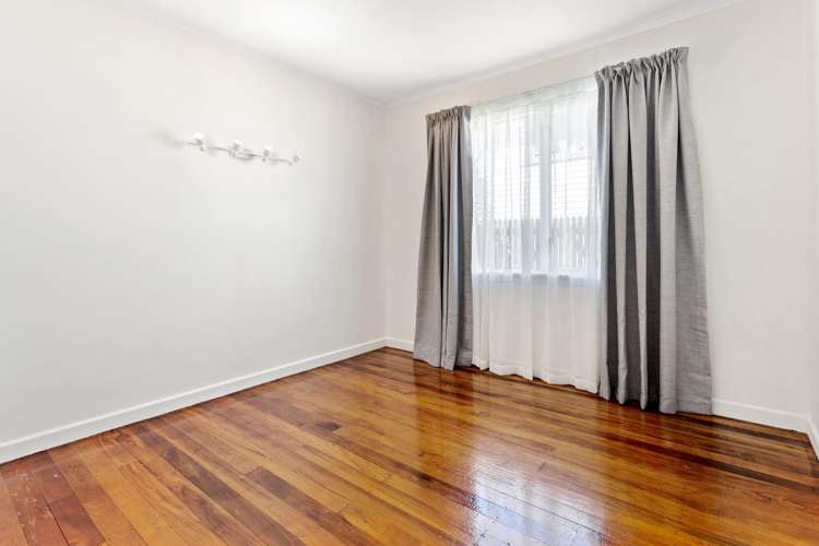 29 Kokiri Street Te Atatu South_9