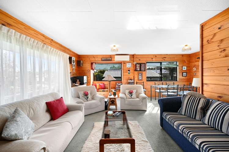 2 Emma Place Pukete_8