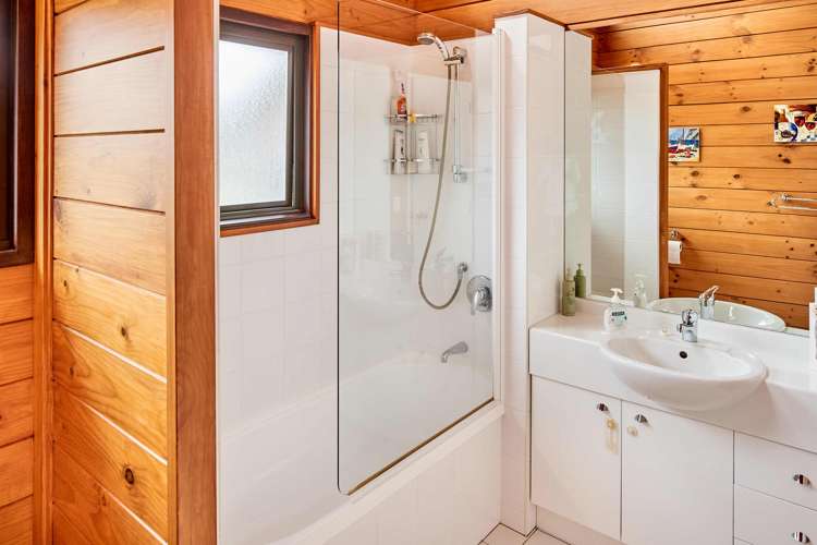 31 Motukaraka Point Pauatahanui_16