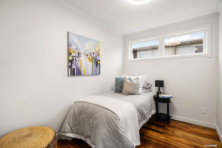 13 Preston Avenue Mt Albert_14