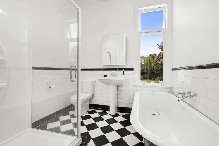 40 Whites Line West Woburn_17